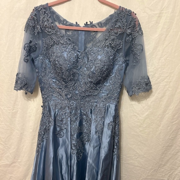 SOLD Stunning Dusty Blue Lace 3/4 Sleeve Gown - Picture 5 of 5